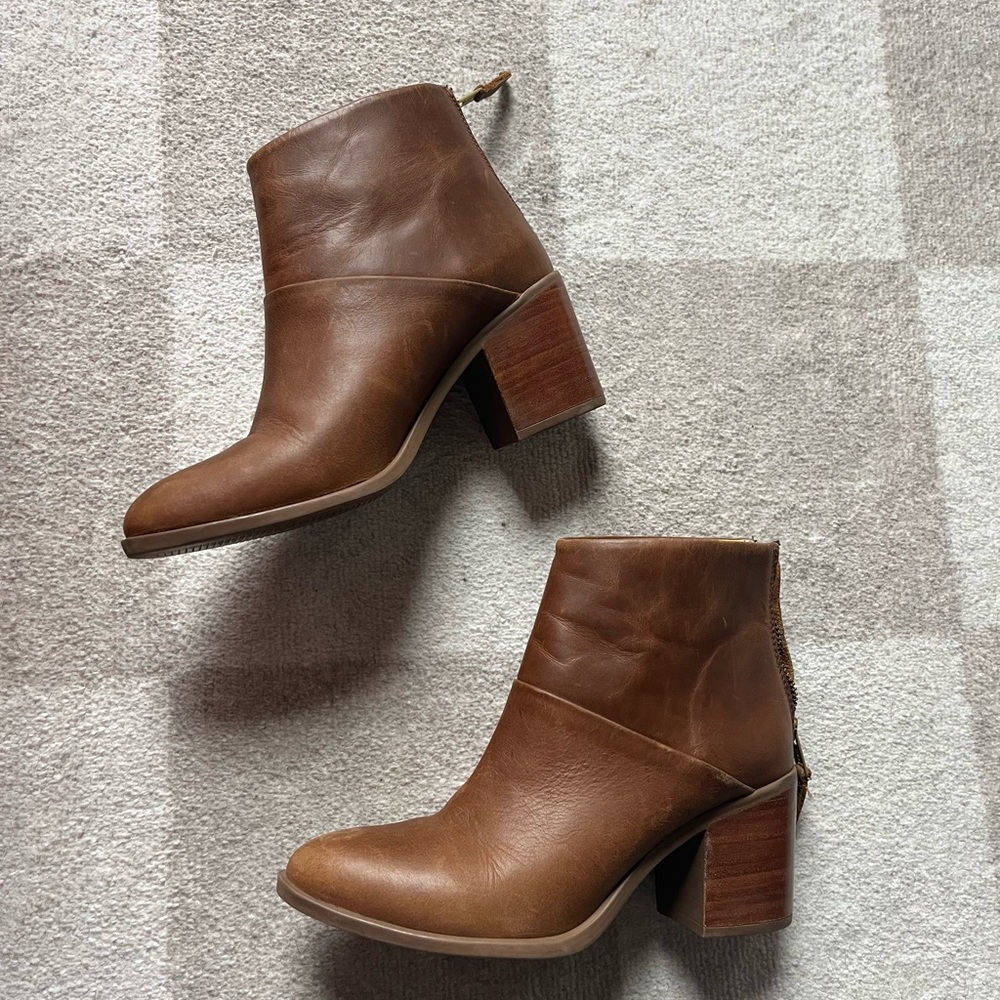 Nisolo Brown Ankle Boots